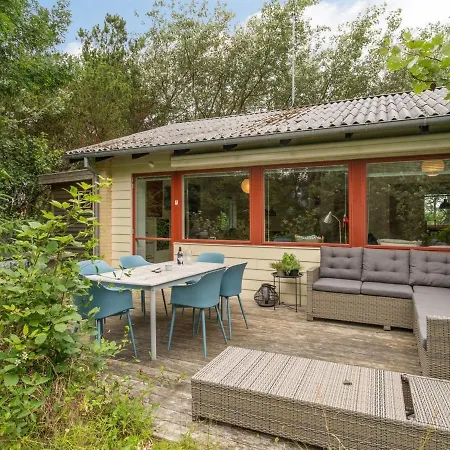 Holiday home Flor - 900m From The Sea In Nw Jutland By Interhome *