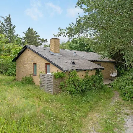 Flor - 900m From The Sea In Nw Jutland By Interhome *