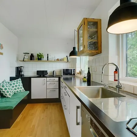 Flor - 900m From The Sea By Interhome