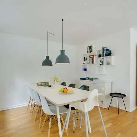 Flor - 900m From The Sea By Interhome Feriehus
